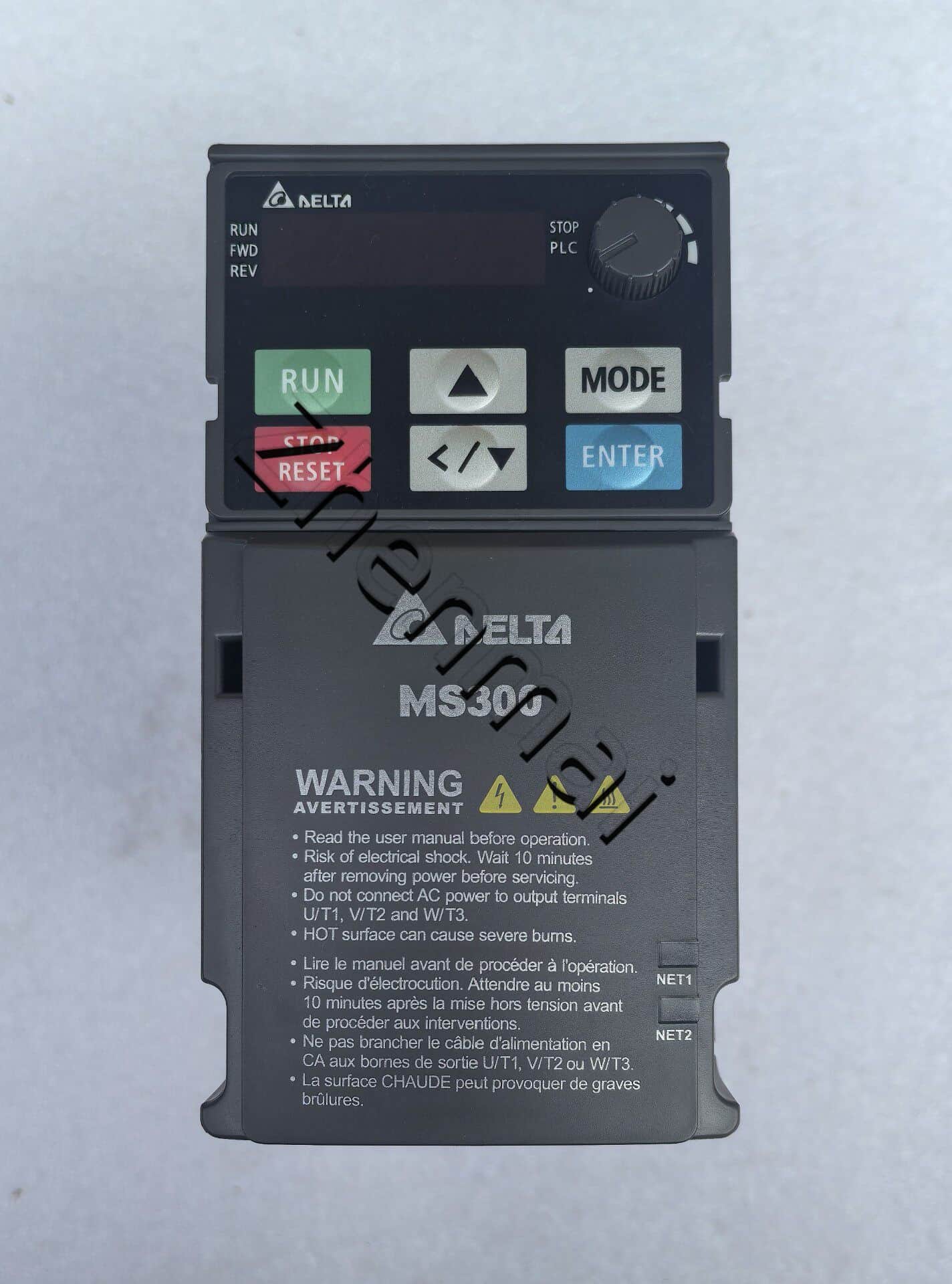 100% العلامة التجارية الجديدة الأصلية والحقيقية دلتا 380 فولت 0.75KW VFD2A7MS43ANSAAF محولات التردد محرك سيرفو