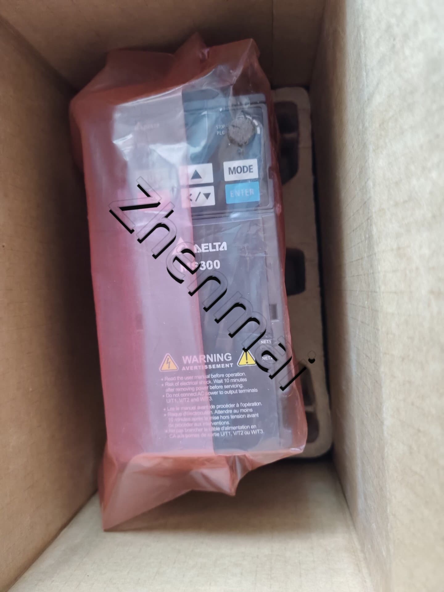 100% العلامة التجارية الجديدة الأصلية والحقيقية دلتا 380 فولت 3.7KW VFD9A0MS43ANSAA محولات التردد محرك سيرفو