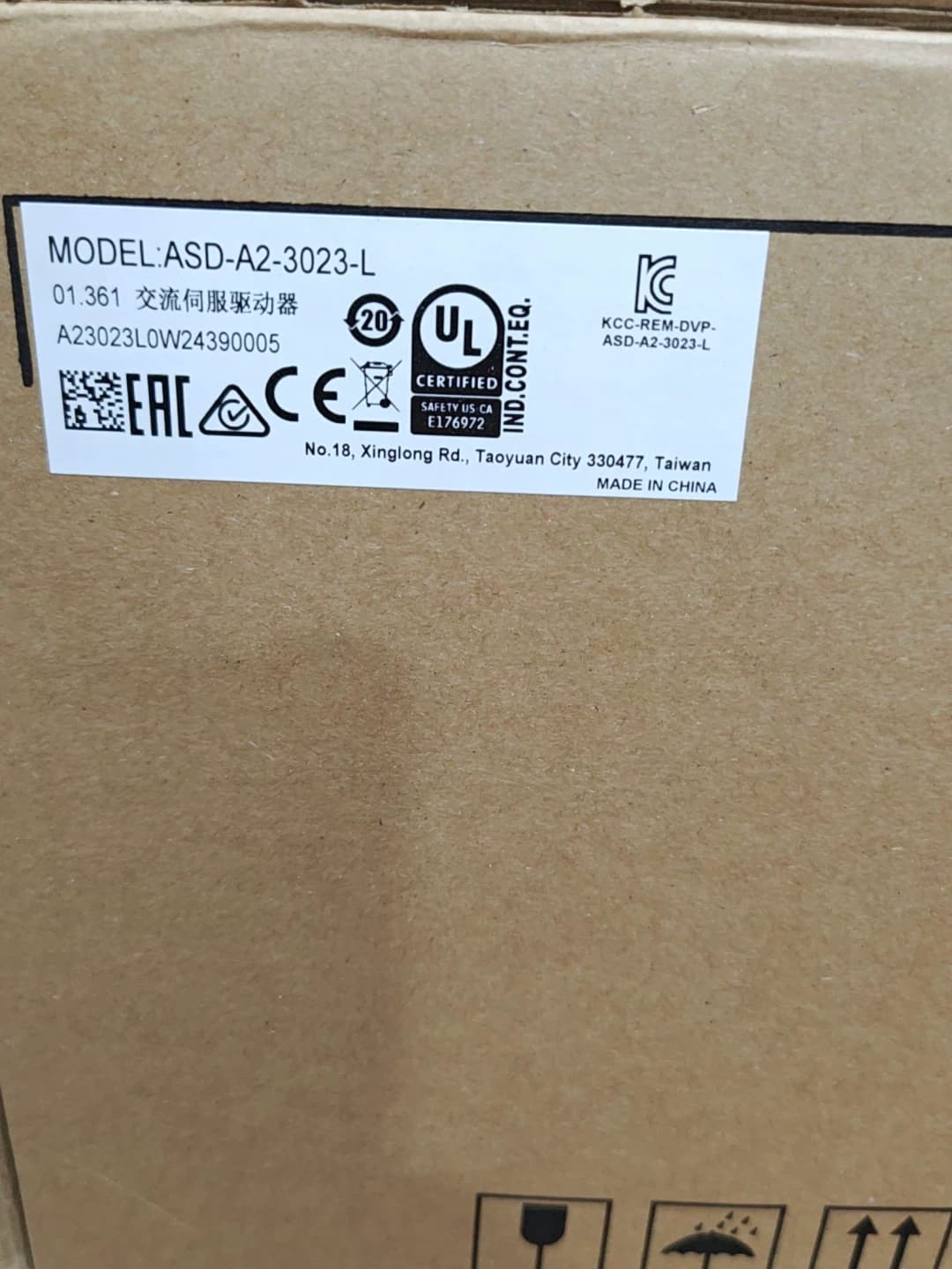 100% العلامة التجارية الجديدة الأصلية والحقيقية دلتا ASD-B3-3023-L محولات التردد محرك سيرفو