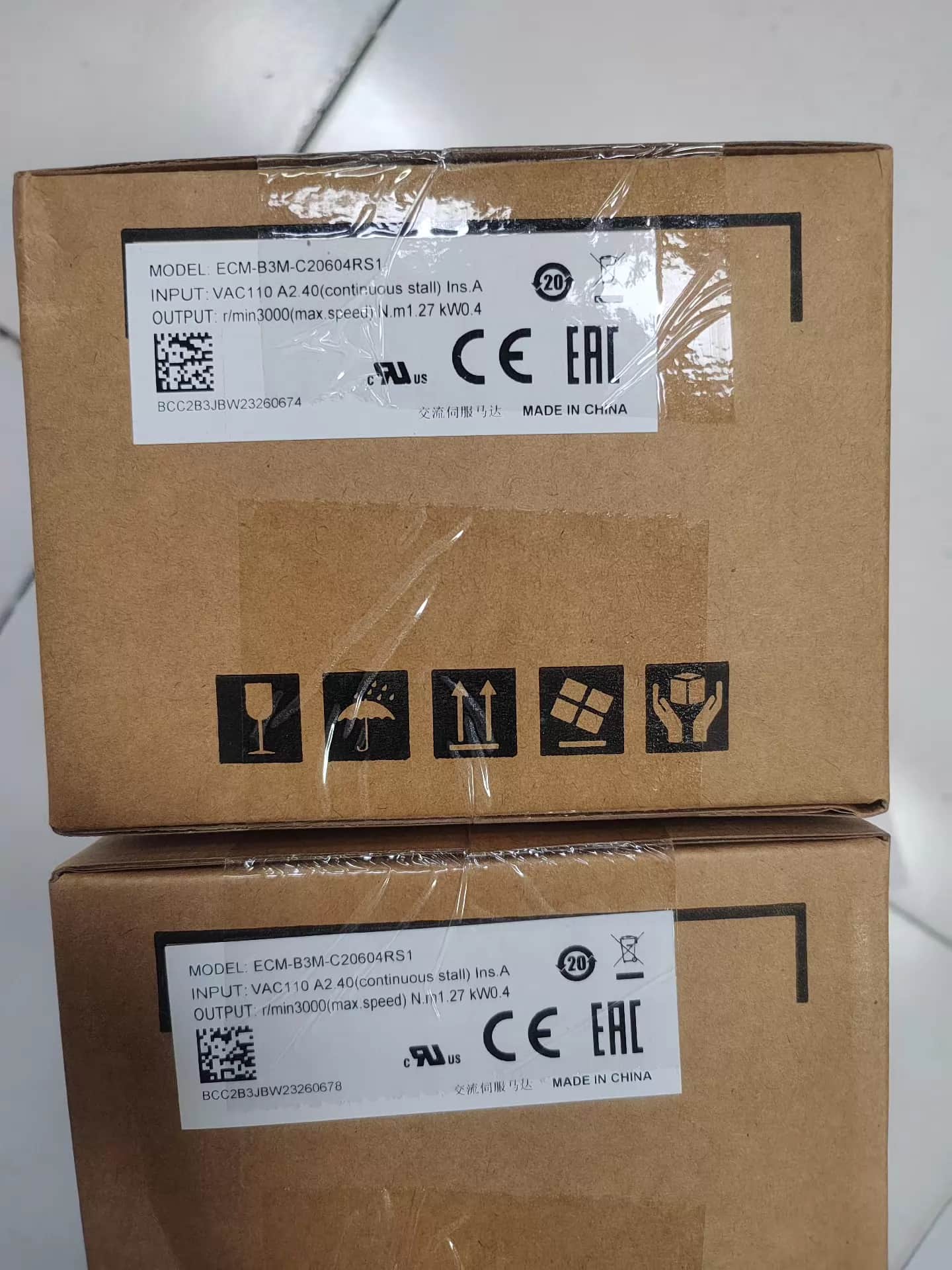 100% العلامة التجارية الجديدة الأصلية والحقيقية دلتا ECM-B3M-C20604RS1 محولات التردد محرك سيرفو
