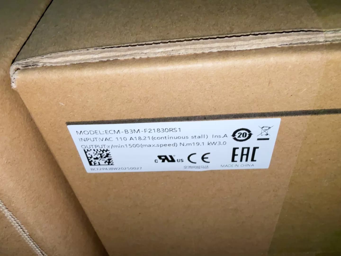 100% العلامة التجارية الجديدة الأصلية والحقيقية دلتا ECM-B3M-F21830RS1 محولات التردد محرك سيرفو