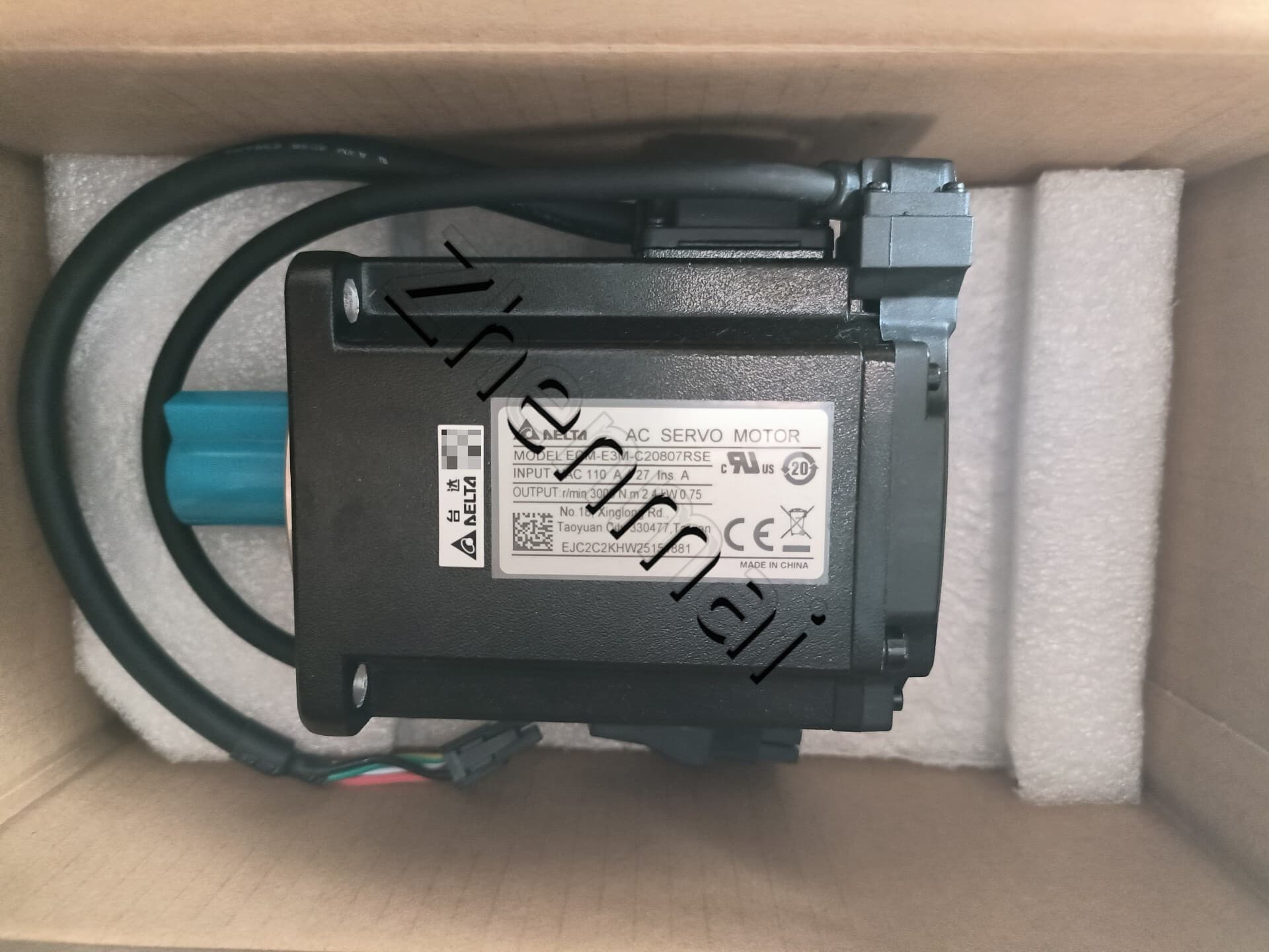 100% العلامة التجارية الجديدة الأصلية والحقيقية دلتا ECM-E3M-C20807RSE محولات التردد محرك سيرفو