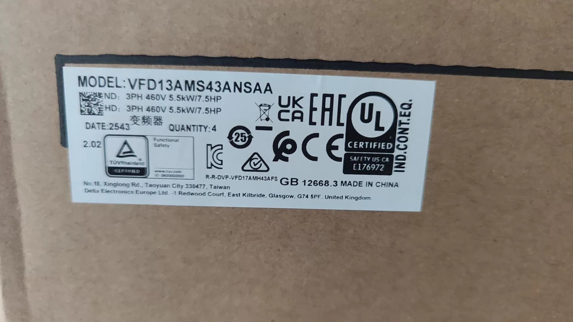100% العلامة التجارية الجديدة الأصلية والحقيقية دلتا VFD13AMH43ANSAA 5.5KW محولات التردد محرك سيرفو