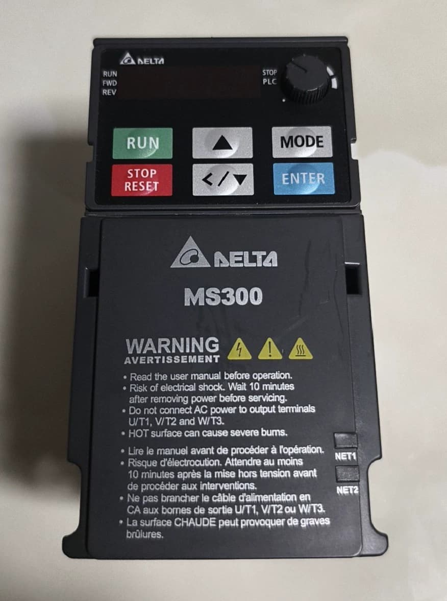 100% العلامة التجارية الجديدة الأصلية والحقيقية دلتا VFD2A8MS23ANSAA 220 فولت/0.4KW محولات التردد محرك سيرفو