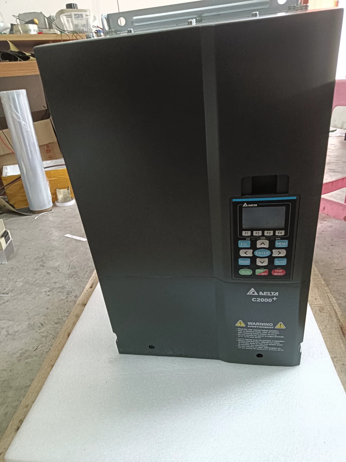 100% العلامة التجارية الجديدة الأصلية والحقيقية دلتا VFD450C43S-00 محولات التردد محرك سيرفو