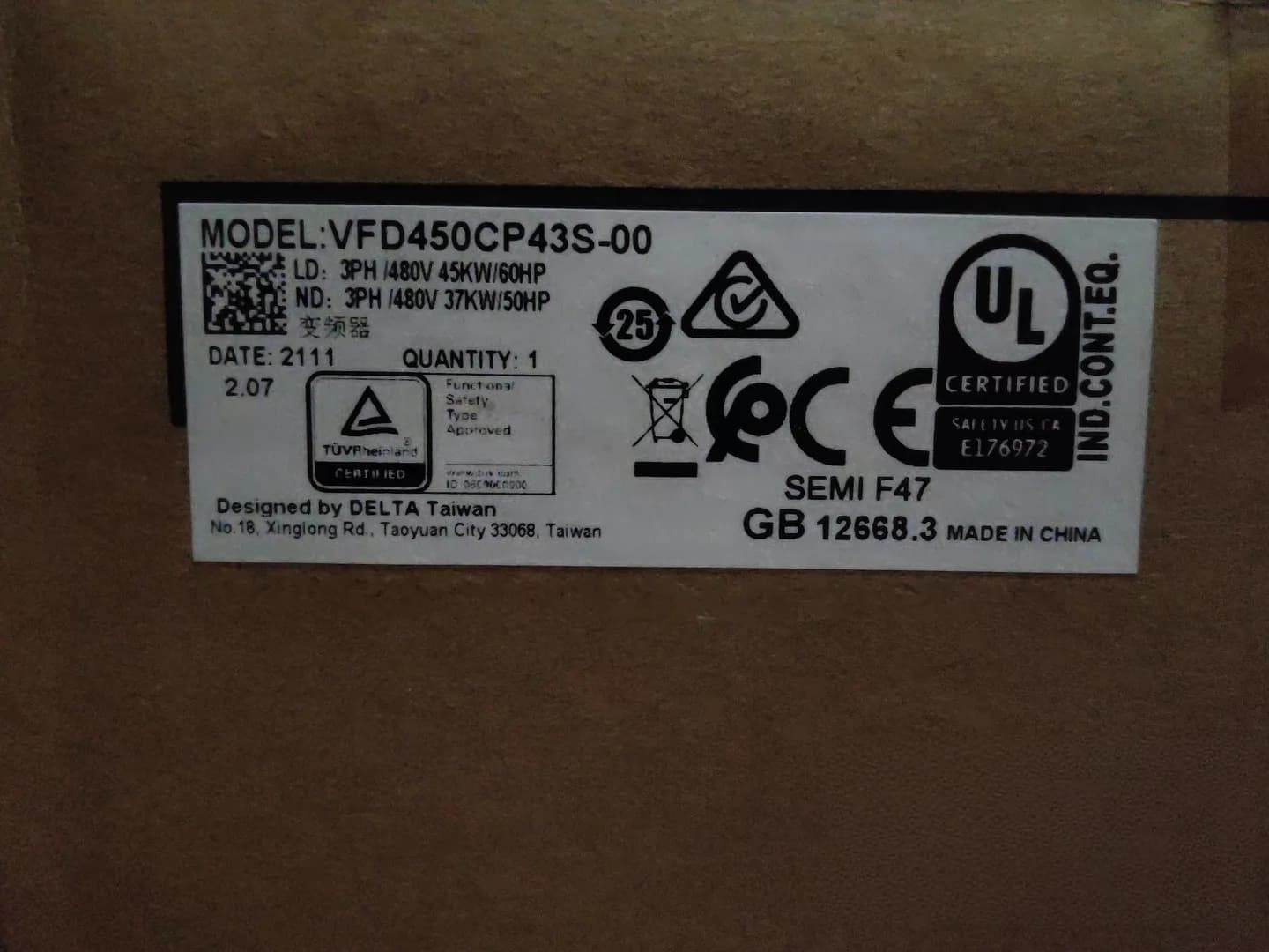 100% العلامة التجارية الجديدة الأصلية والحقيقية دلتا VFD450CP43S-00 380V45KW محولات التردد محرك سيرفو