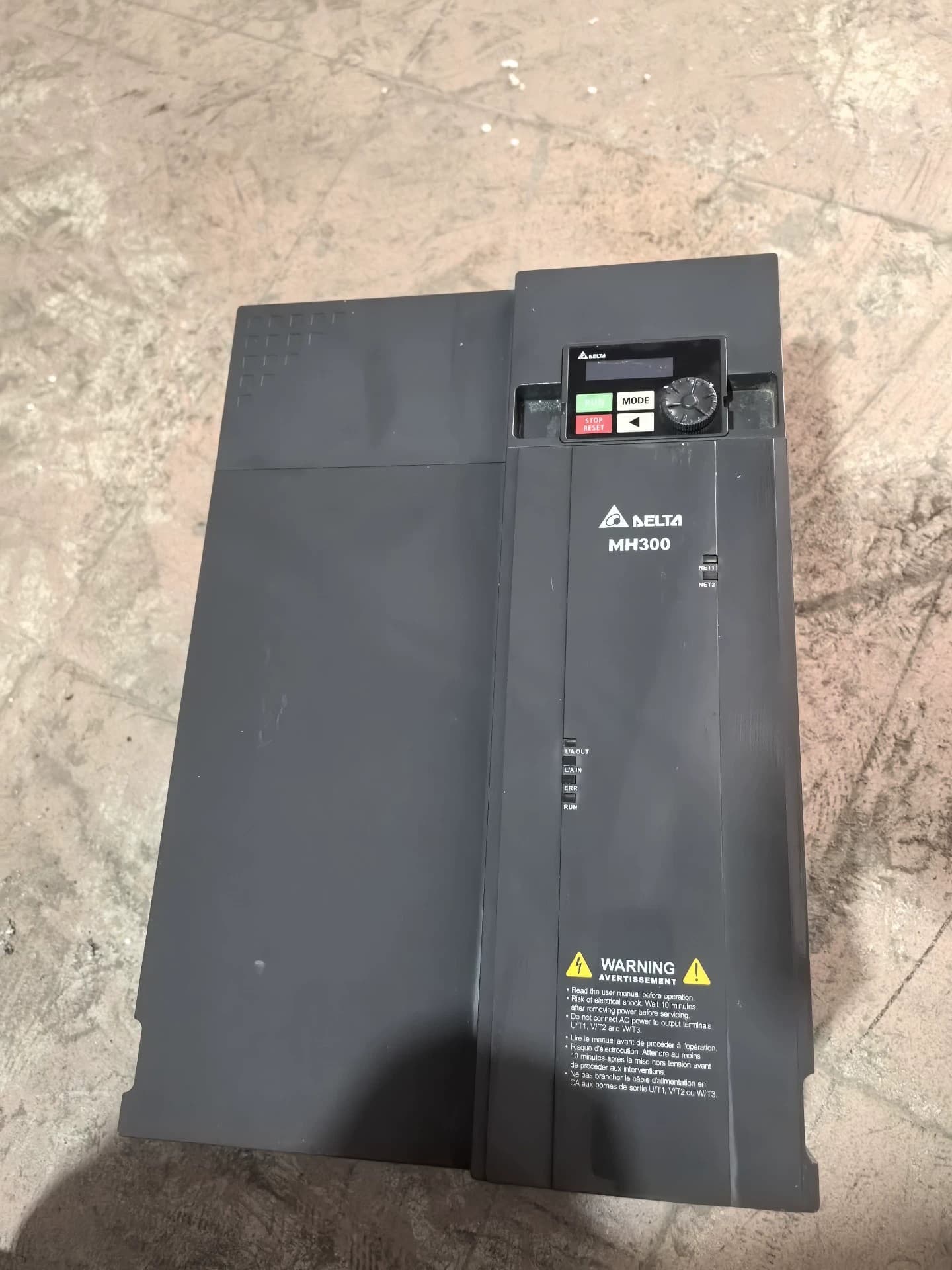 100% العلامة التجارية الجديدة الأصلية والحقيقية دلتا VFD60AMH43ANSAA(30KW) محولات التردد محرك سيرفو