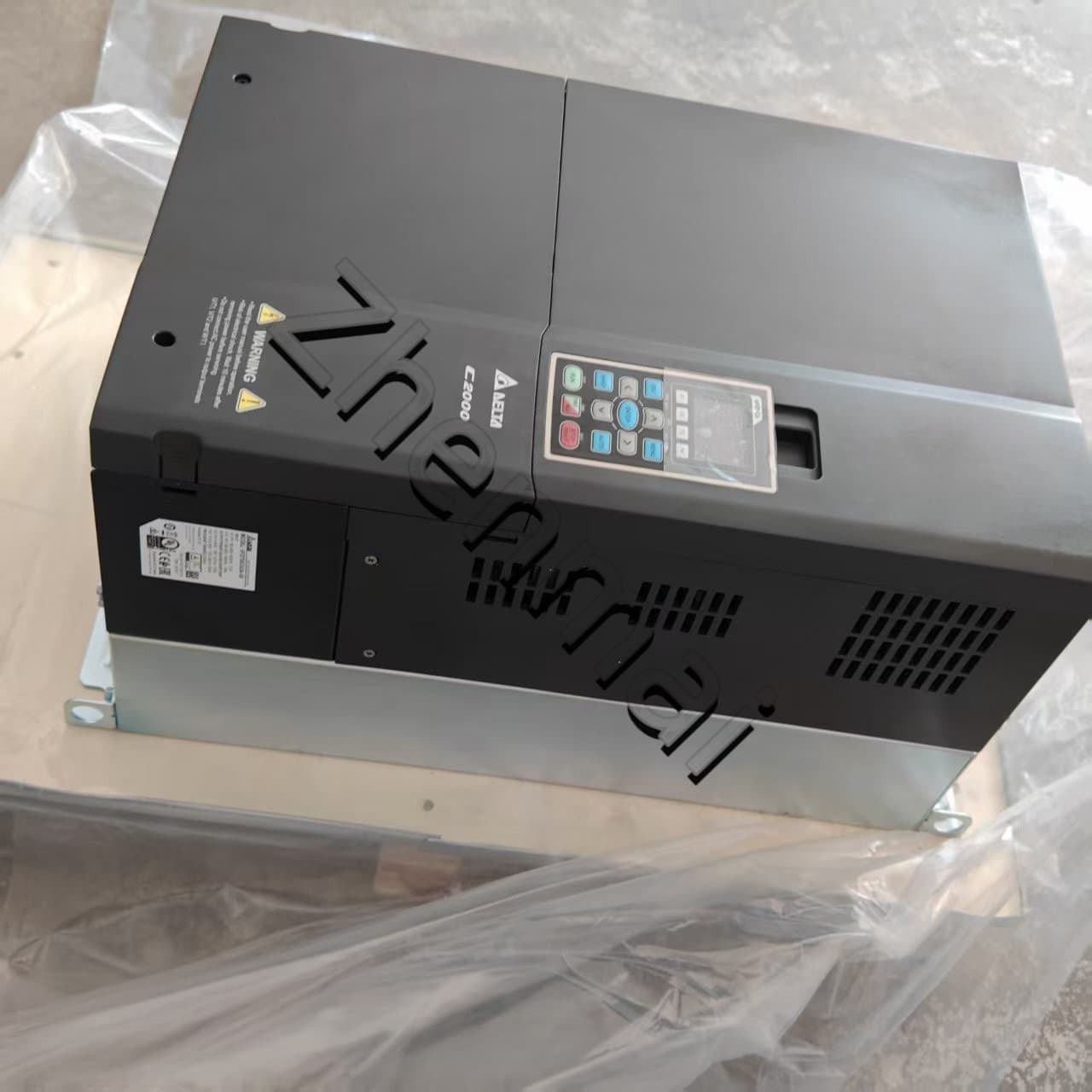 100% العلامة التجارية الجديدة الأصلية والحقيقية دلتا VFD750C43A-00 محولات التردد محرك سيرفو