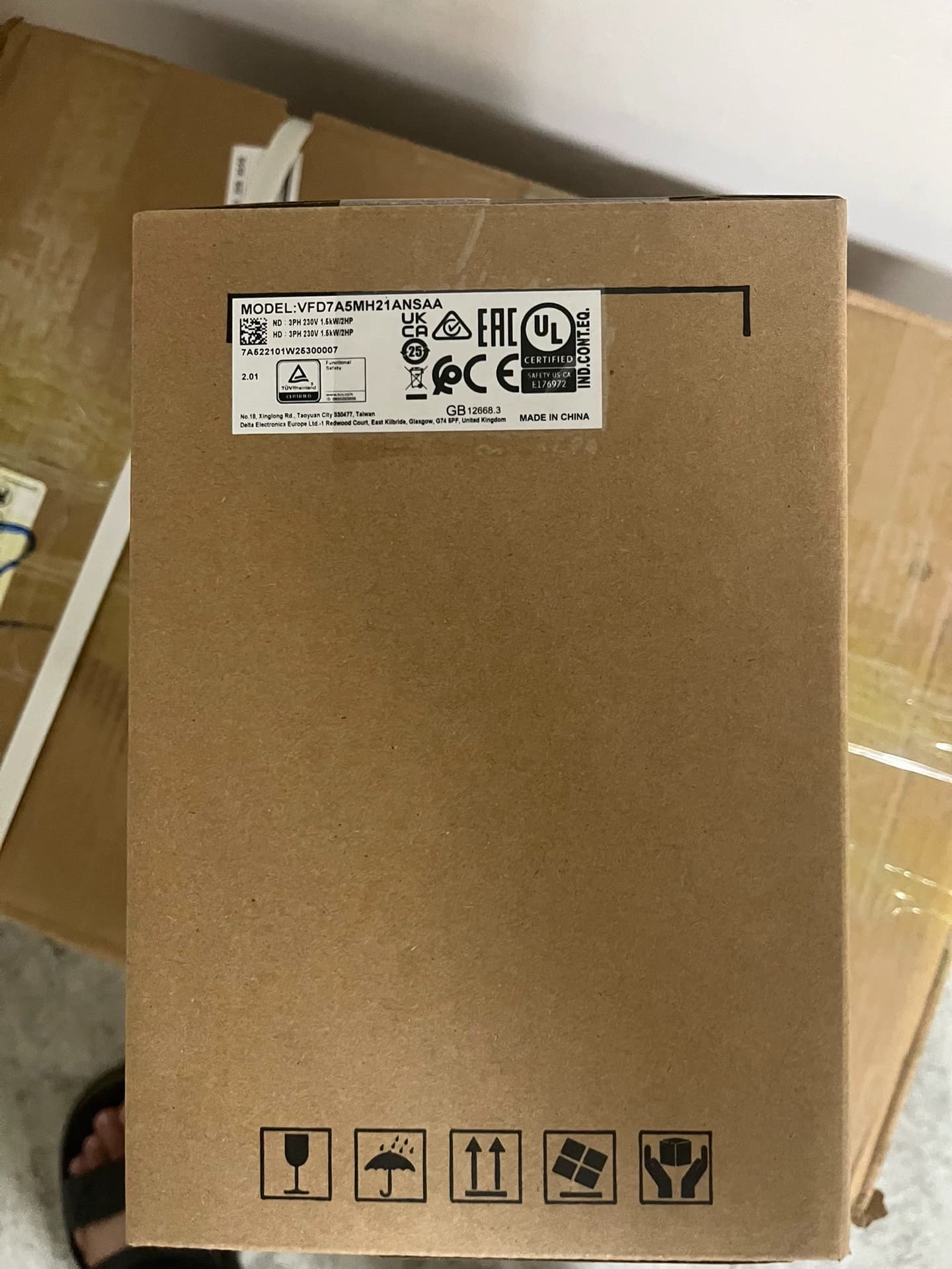 100% العلامة التجارية الجديدة الأصلية والأصلية دلتا VFD7A5MH21ANSAA 1.5KW 220V محولات التردد محرك سيرفو