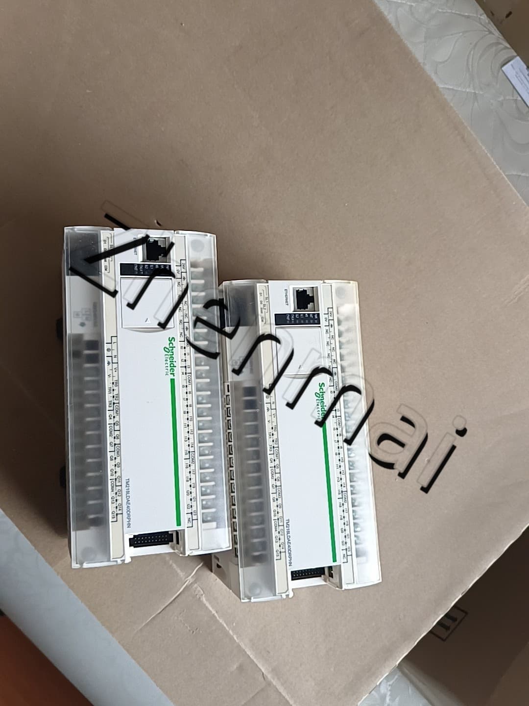 محولات التردد TM218LDA40DRPHN Schneider TM218LDA40DRPHN جديدة ومبتكرة وأصلية بنسبة 100%، وقواطع الدائرة، والموصلات، وأجهزة الحماية
