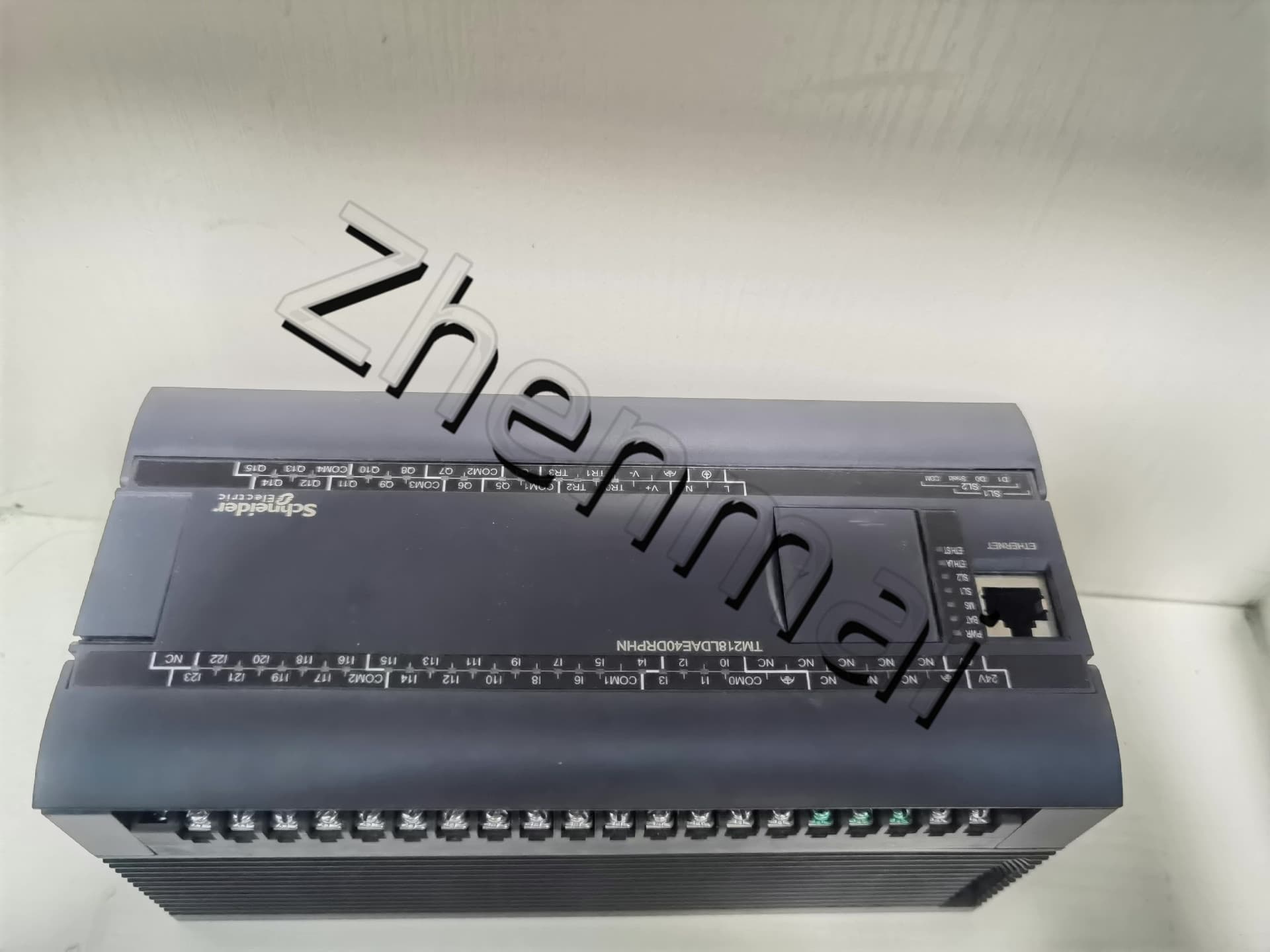محولات التردد TM218LDAE40DRPHN Schneider TM218LDAE40DRPHN جديدة ومبتكرة وأصلية بنسبة 100%، وقواطع الدائرة، والموصلات، وأجهزة الحماية