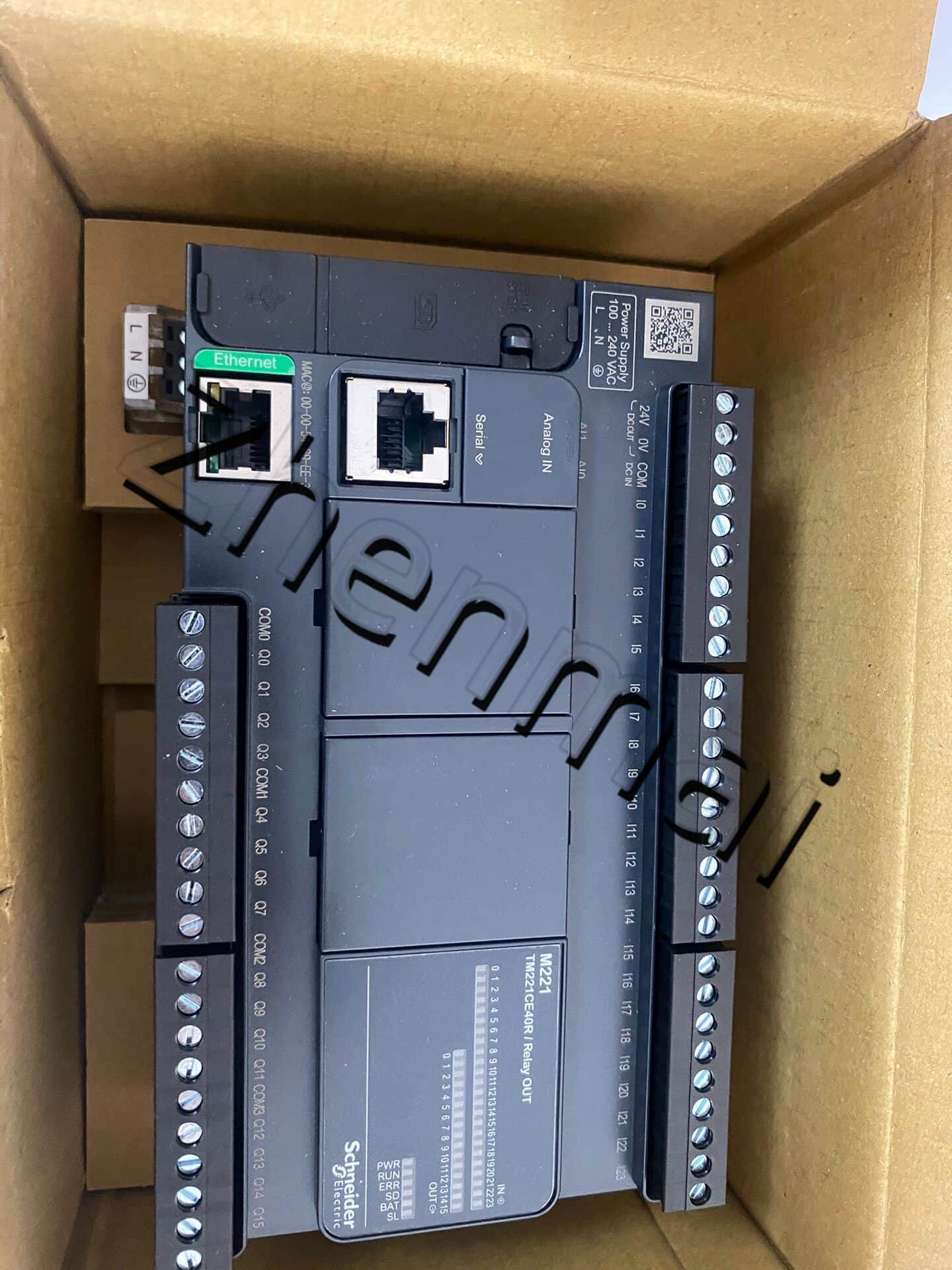 محولات التردد شنايدر TM221CE40T جديدة ومبتكرة وأصلية بنسبة 100%، وقواطع الدائرة، والموصلات، وأجهزة الحماية