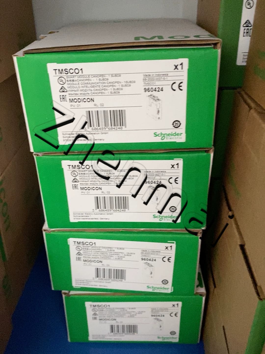 محولات التردد Schneider TMSCO1 الجديدة والأصلية والأصلية بنسبة 100%، وقواطع الدائرة، والموصلات، وأجهزة الحماية