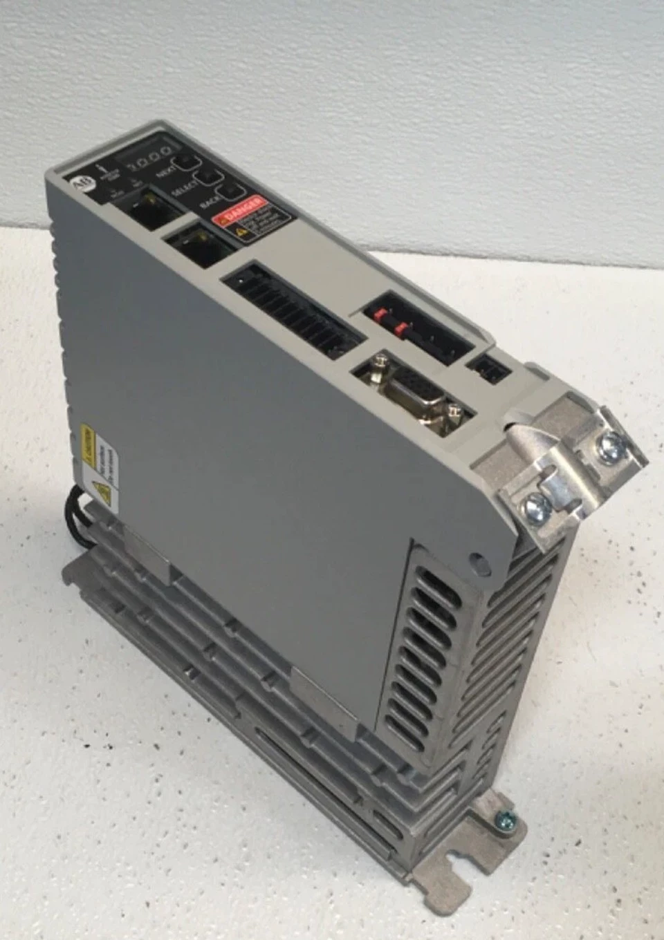 2198-C2055-ERS محرك سيرفو Kinetix 5300، علامة تجارية جديدة وأصيلة، توصيل سريع