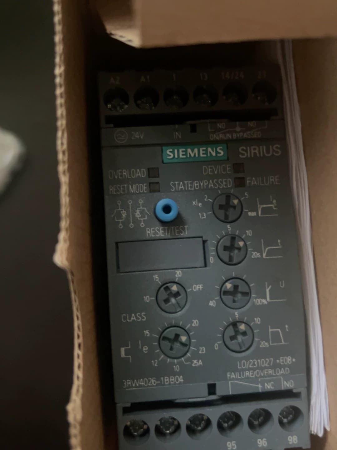 العلامة التجارية الجديدة، الأصلية، مباشرة من المصنع Siemens 3RW4036-1BB15 Soft Starter SIRIUS SOFT STARTER