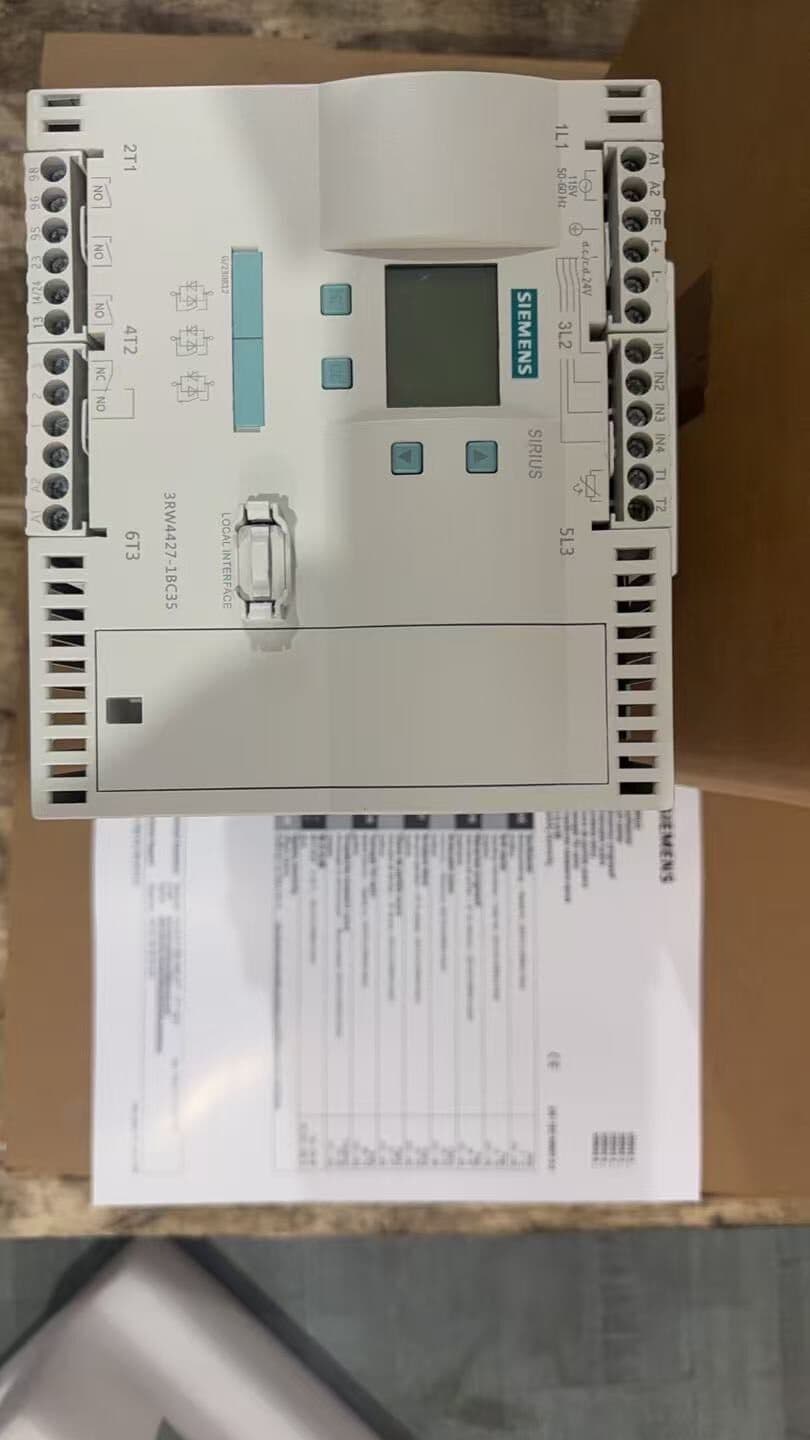 العلامة التجارية الجديدة، الأصلية، مباشرة من المصنع Siemens 3RW4427-1BC35 Soft Starter SIRIUS SOFT STARTER