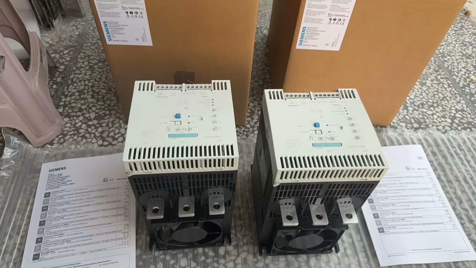 العلامة التجارية الجديدة، الأصلية، مباشرة من المصنع Siemens 3RW4447-6BC35 Soft Starter SIRIUS SOFT STARTER