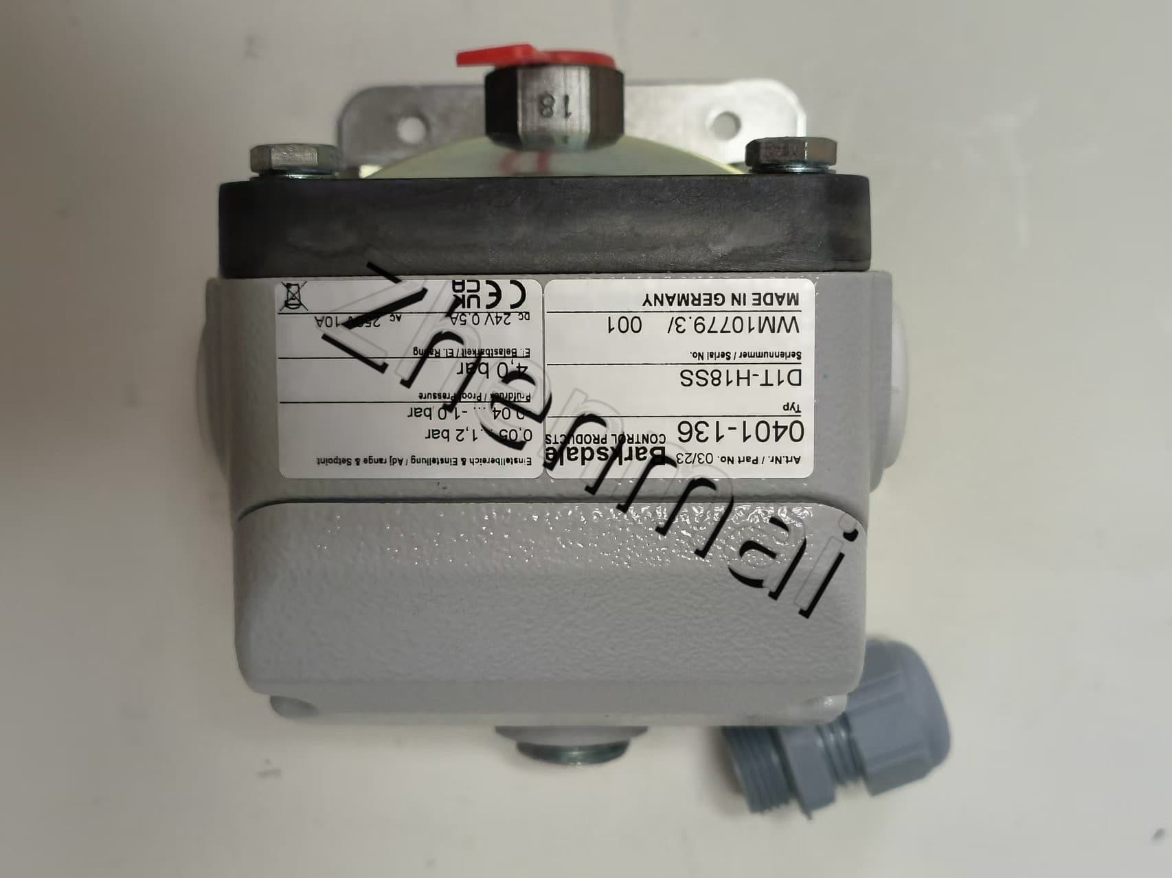 العلامة التجارية الجديدة الأصلي باركسديل 0401-136 D1T-H18SS استشعار الضغط مستوى التبديل تدفق التبديل مفتاح الضغط شحن سريع