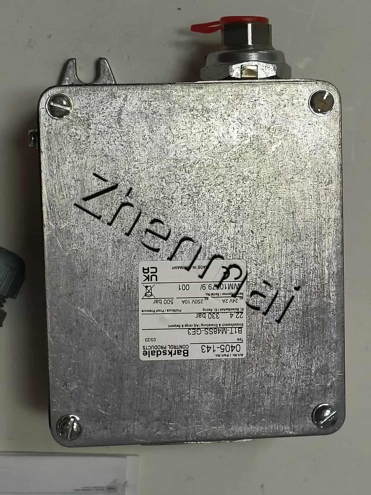 العلامة التجارية الجديدة الأصلي باركسديل B1T-M48SS-GE3 0405-143 استشعار الضغط مستوى التبديل تدفق التبديل مفتاح الضغط شحن سريع