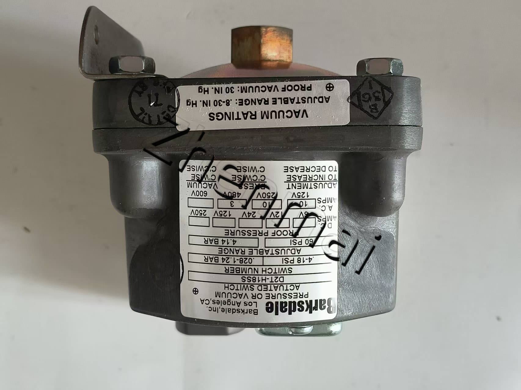 العلامة التجارية الجديدة الأصلي باركسديل D2T-H18SS-S1053 استشعار الضغط مستوى التبديل تدفق التبديل مفتاح الضغط الشحن السريع