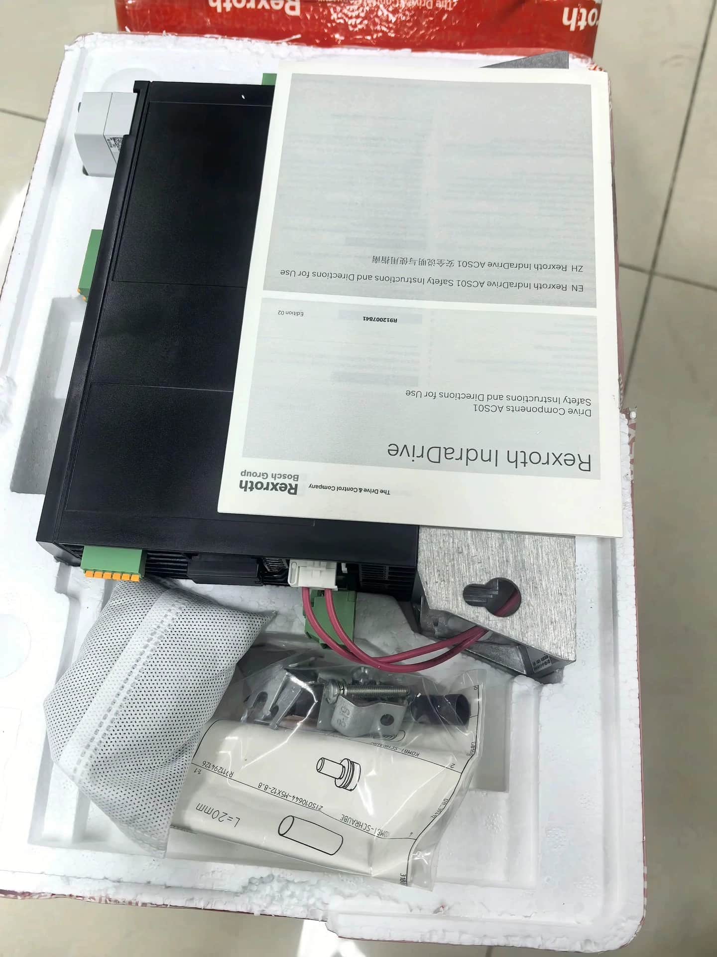 العلامة التجارية الجديدة الأصلي بوش ريكسروث محرك سيرفو ACS01.1E-W0018-A-03-B-ET-EC-NN-NN-NN-FW محرك سيرفو الشحن السريع