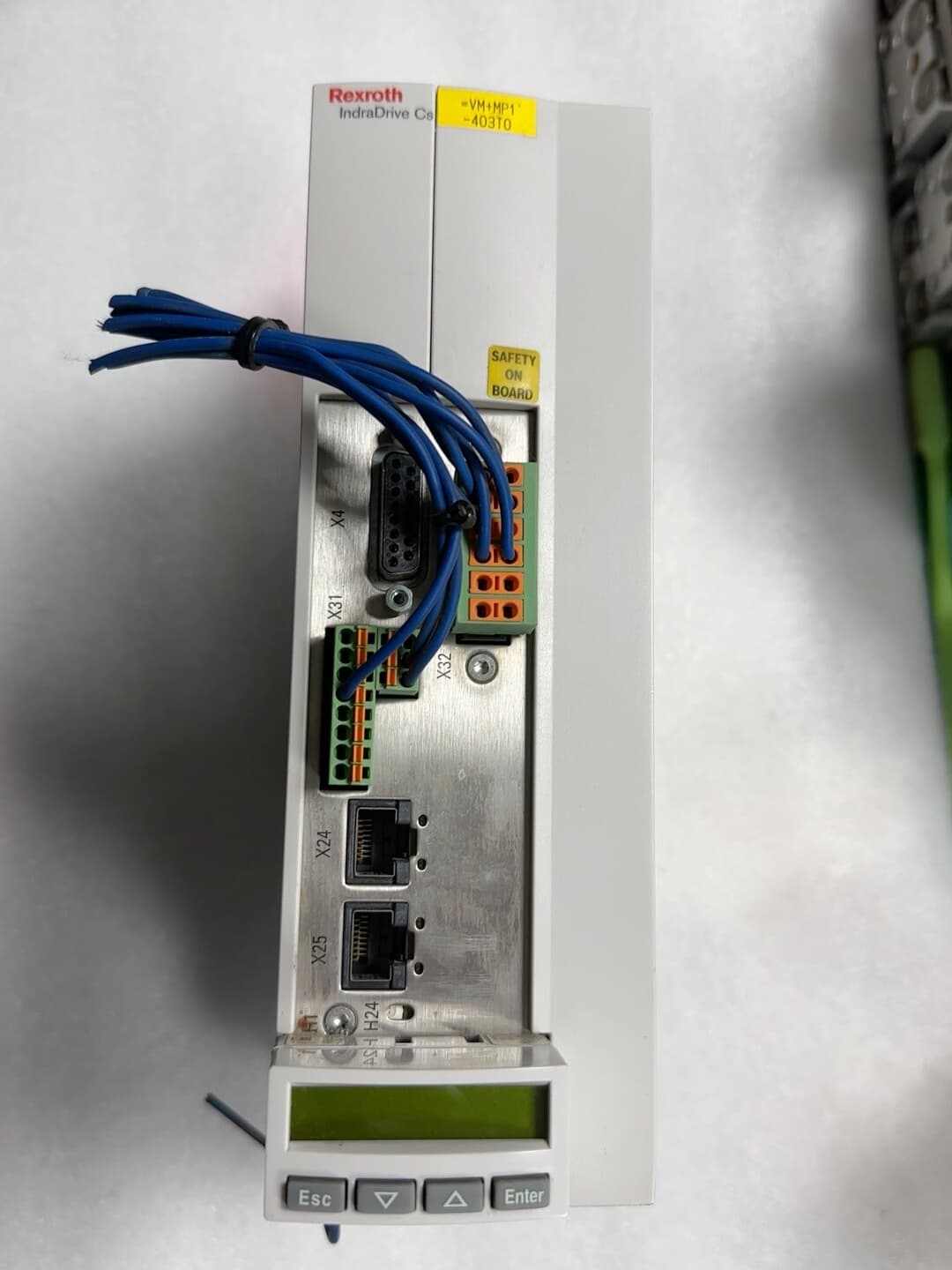 العلامة التجارية الجديدة الأصلي بوش ريكسروث محرك سيرفو HCS01.1E-W0018-A-03-B-ET-EC-NN-L4-NN-FW محرك سيرفو الشحن السريع