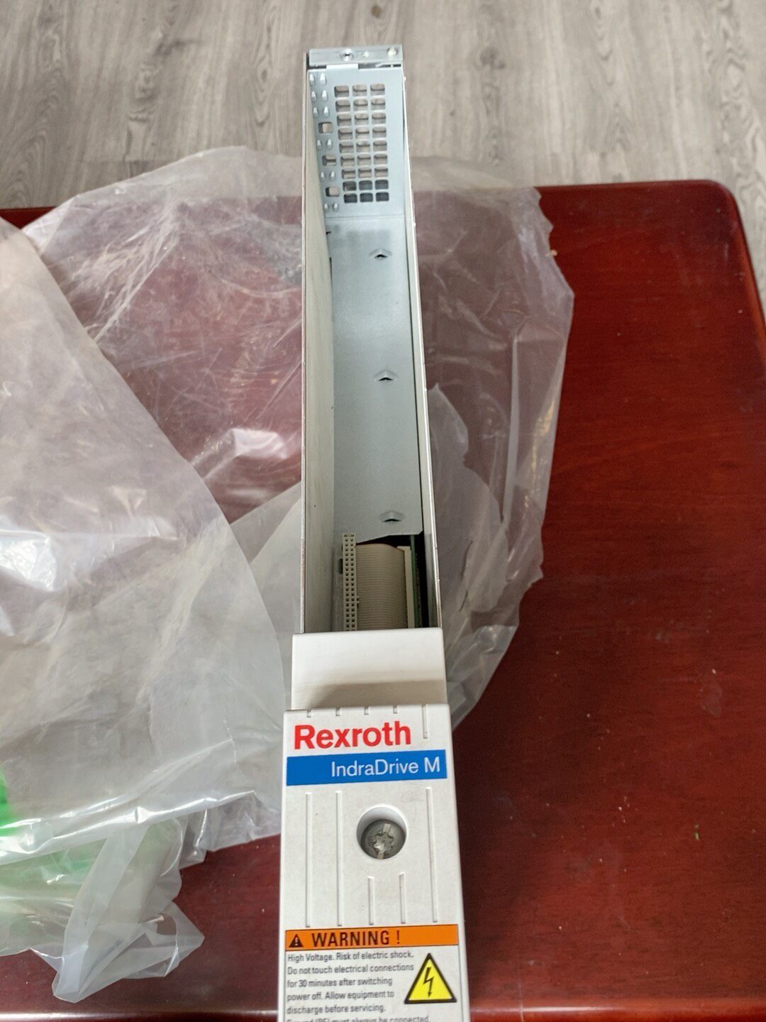 العلامة التجارية الجديدة الأصلي بوش ريكسروث محرك سيرفو HMD01.1N-W0020-A-07-NNNN- محرك سيرفو الشحن السريع
