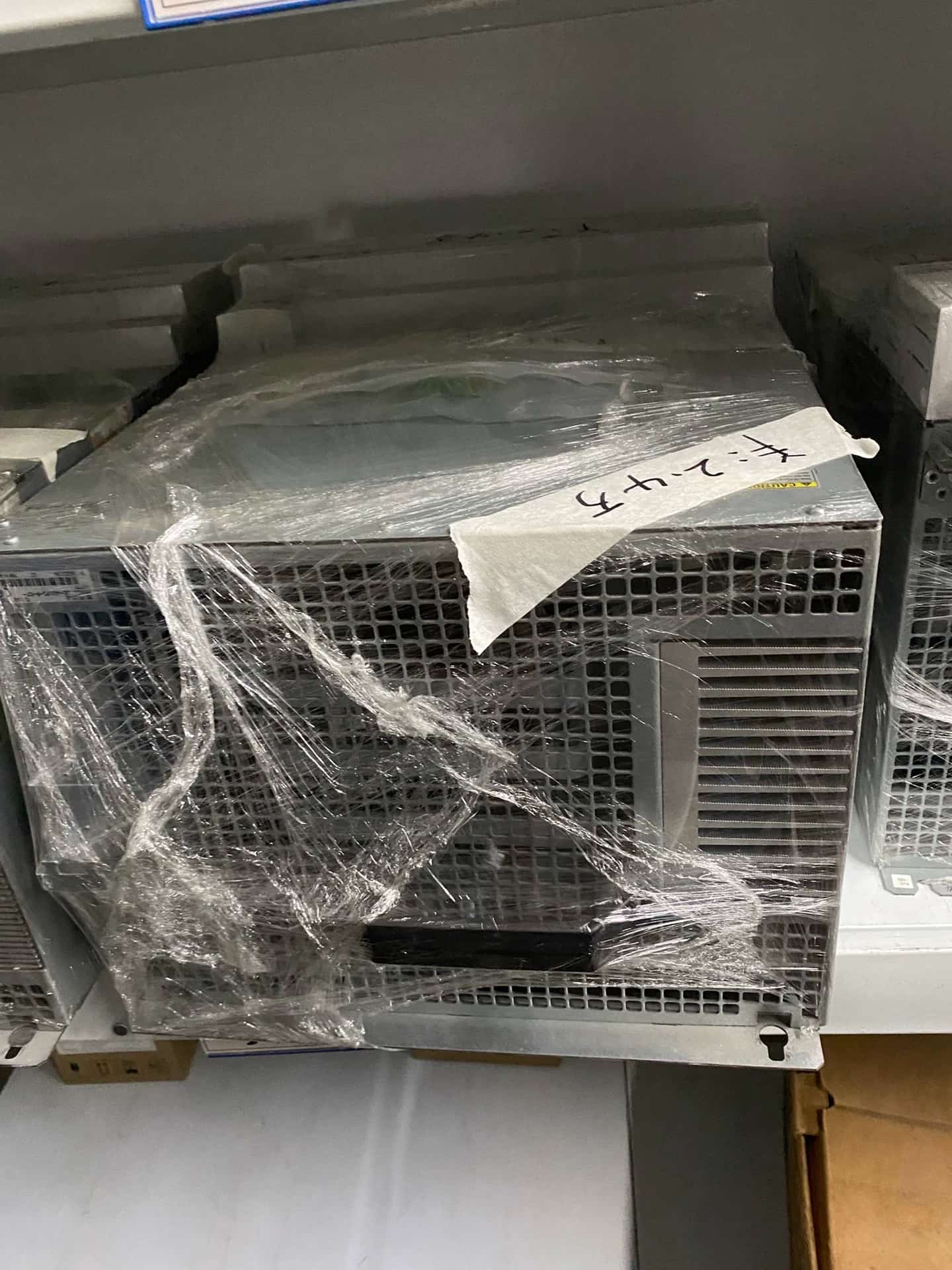 العلامة التجارية الجديدة الأصلي بوش ريكسروث محرك سيرفو HMV01.1E-W0120-A-07-NNNN محرك سيرفو الشحن السريع