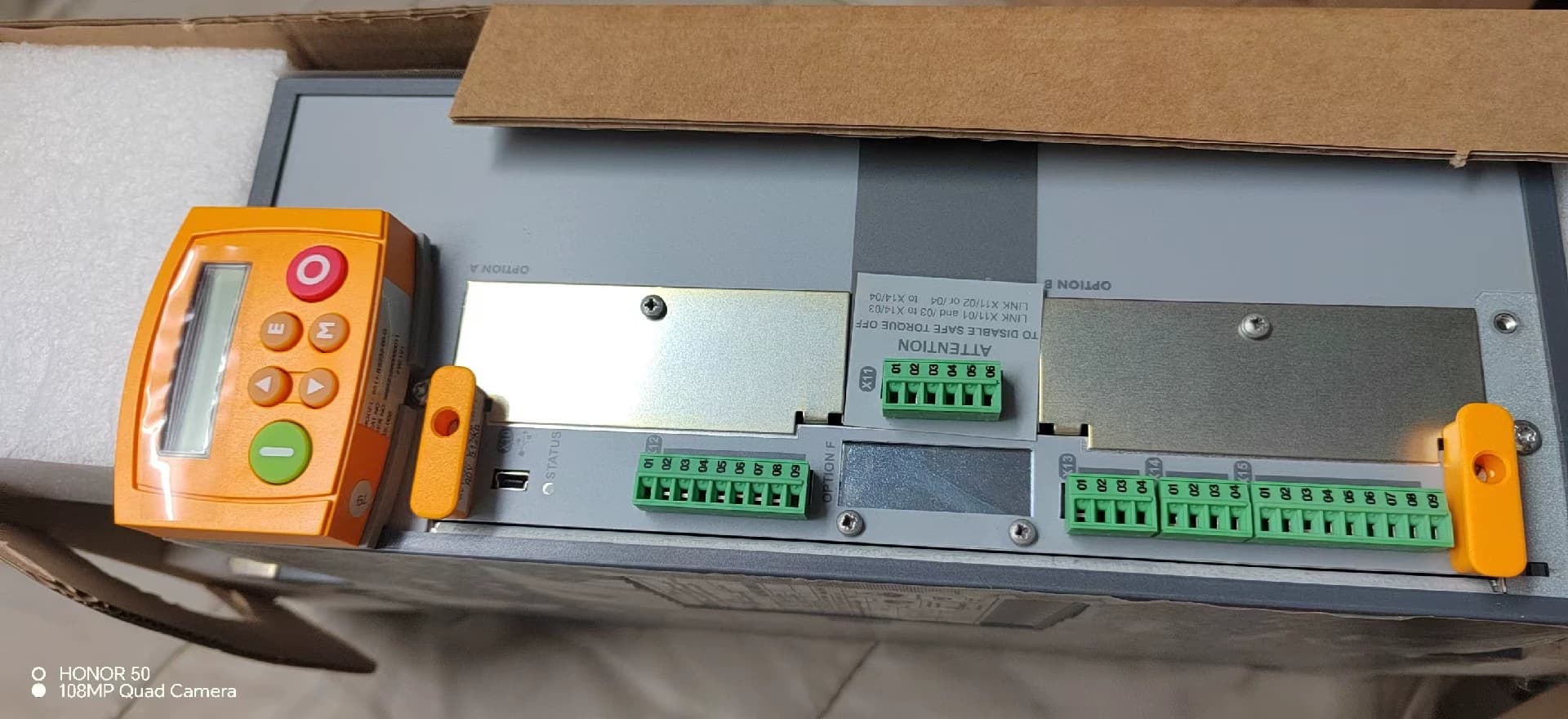 العلامة التجارية الجديدة الأصلي باركر 890SD-532590D0-B00-1A000 محركات مؤازرة محركات التردد المتغير محركات مؤازرة وحدات تحكم الشحن السريع