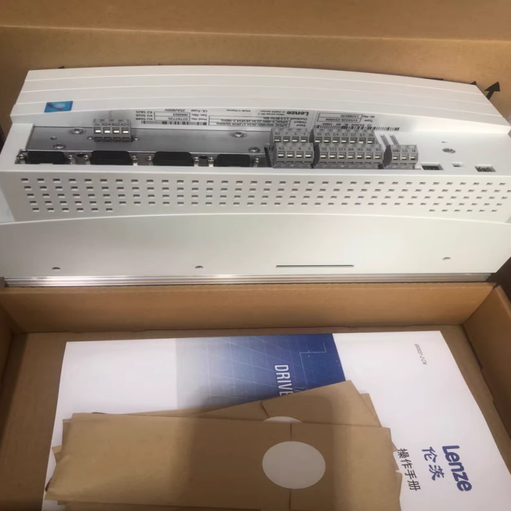 حقيقي جديد Lenze E82EV552K2C200 وحدة الإدخال/الإخراج الصناعية FedEx DHL الشحن السريع