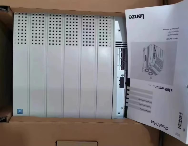حقيقي جديد Lenze E82ZAFPC201 وحدة الإدخال/الإخراج الصناعية FedEx DHL الشحن السريع