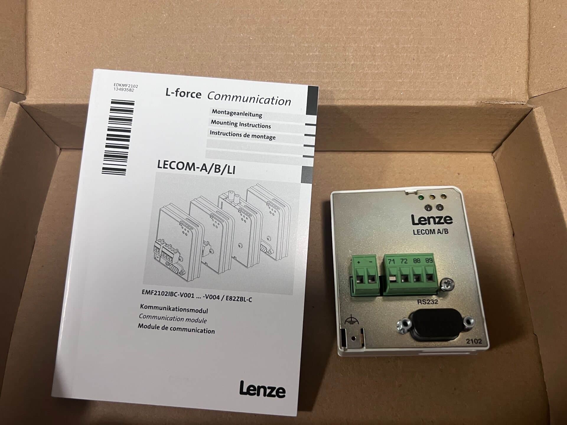 حقيقي جديد Lenze EMF2102IBCV003 وحدة الإدخال/الإخراج الصناعية FedEx DHL الشحن السريع