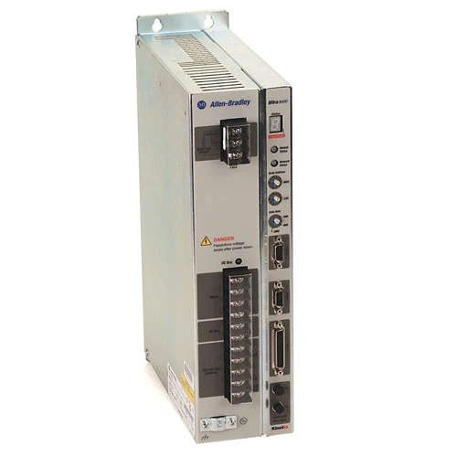 محرك سيرفو رقمي جديد وأصلي Allen-Bradley 2098-DSD-030 Ultra 3000 Series شحن سريع